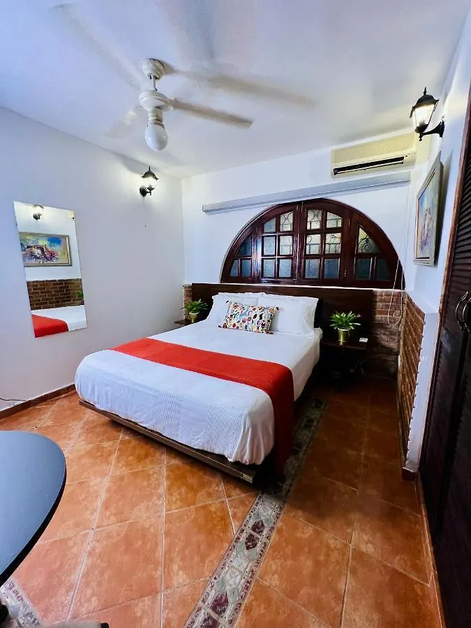 Suite Colonial Santo Domingo 3*,