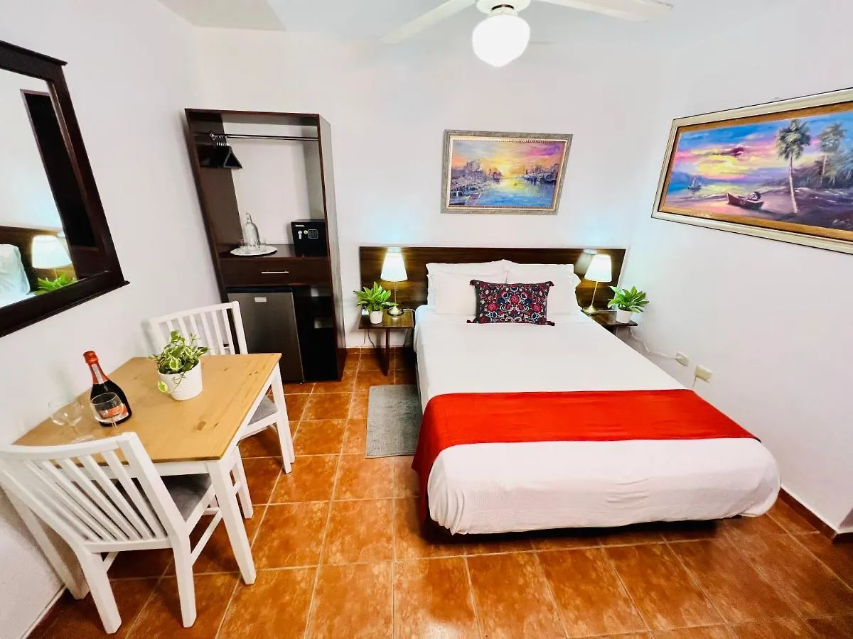 Suite Colonial Santo Domingo 3*,